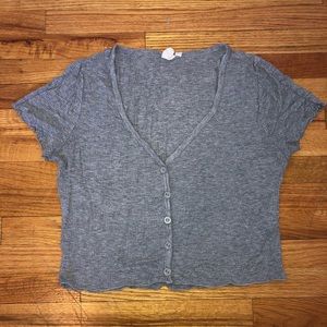 Ribbed cropped T shirt with ruffled sleeves